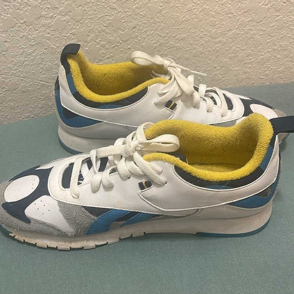 Hello, blue Reebok - Picture 2 of 6